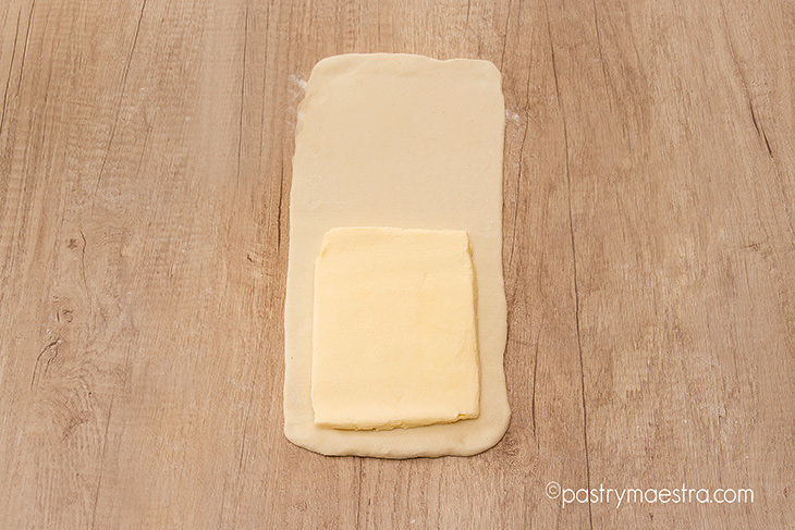 Laminated dough, wrapping the dough around fat, Pastry Maestra
