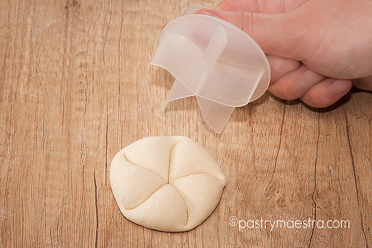 Shaping Kaiser Rolls, Pastry Maestra